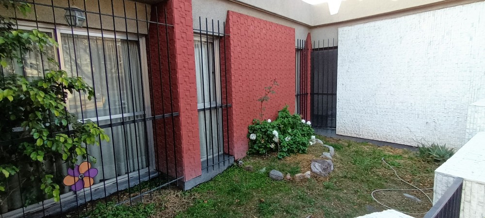 CASA  EN VENTA – CAPITAL – B° BOMBAL .