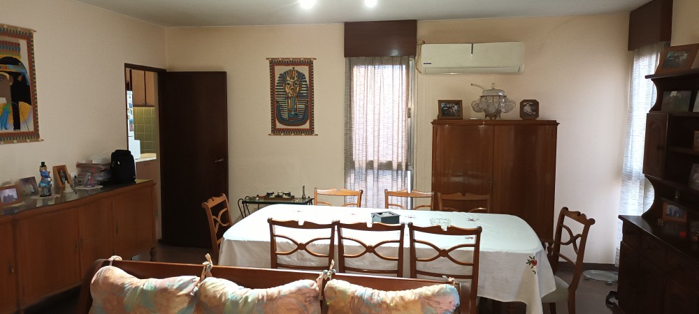 CASA  EN VENTA - CAPITAL - B° BOMBAL .