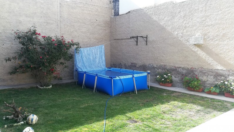 CASA  EN VENTA - CAPITAL - B° BOMBAL .