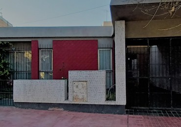 CASA  EN VENTA – CAPITAL – B° BOMBAL .