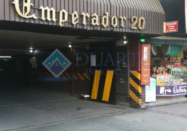 VENDO COCHERA  – CAPITAL  - EMPERADOR